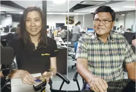  ?? SUNSTAR FOTO / ALEX BADAYOS ?? LABELLA VISITS SUNSTAR. Cebu City Mayor-elect Edgardo Labella speaks with SunStar senior editor for print Cherry Ann Lim on his plans for the city during a Facebook live interview on Friday, May 17.