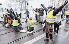  ??  ?? Más de 120 mil personas protestaro­n en varias ciudades francesas.