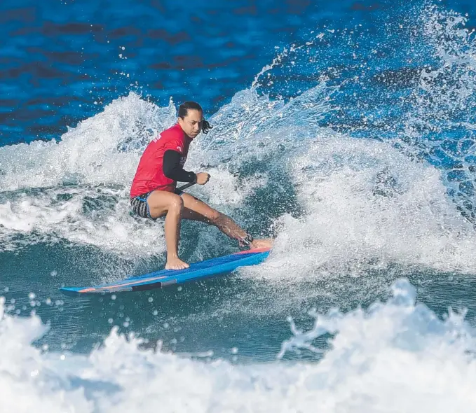  ??  ?? Shakira Westdorp on her way to winning the women's final of the Queensland SUP championsh­ips at Broadbeach. Picture: STEVE HOLLAND