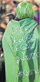  ??  ?? Marchas. El debate por el aborto movilizó a la sociedad.