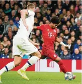  ?? FOTO: MATTHIAS BALK/DPA ?? Immer wieder Gnabry: Viermal traf das Bayern-Stürmer ins Tor der Spurs.