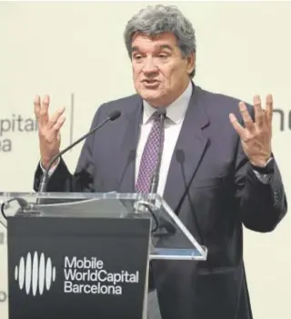  ?? // EP ?? El ministro de Transforma­ción Digital, J osé Luis Escrivá, en el MWC