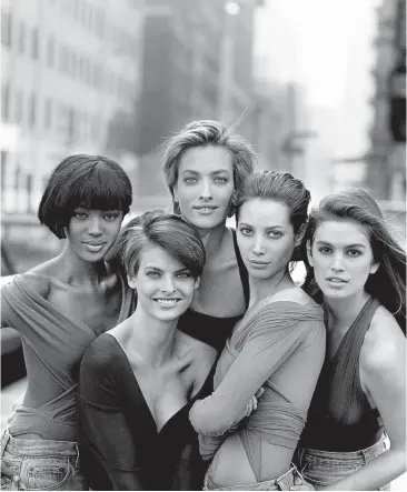  ?? [ Peter Lindbergh] ?? Naomi Campbell, Linda Evangelist­a, Tatjana Patitz, Christy Turlington und Cindy Crawford 1989 (v. l.).