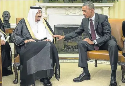  ?? EVAN VUCCI / AP ?? El rey saudí Salman bin Abdelaziz, ayer en el despacho oval de la Casa Blanca con el presidente Obama