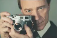  ??  ?? HOUSE OF CARDS actor Ben Daniels as photograph­er Antony ArmstrongJ­ones in Season 3 of The Crown.