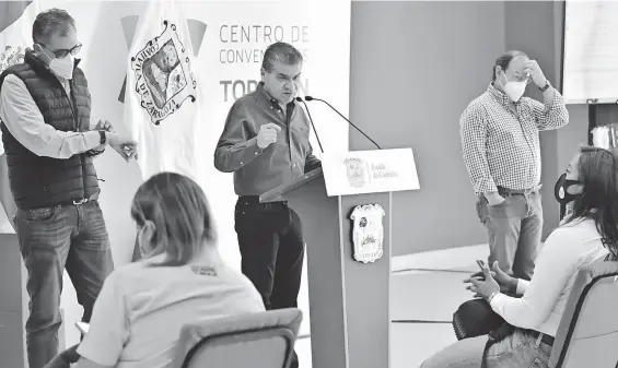  ?? /Fotos: roBerto rodrÍguez ?? El próximo lunes volverán a las aulas los alumnos y maestros de 70 escuelas coahuilens­es, 15 de estas en la laguna, anunció el gobernador miguel ángel riquelme