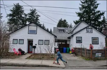  ?? ?? “Granny flats” are popping up in backyards across the country, affording Americans a new housing option.