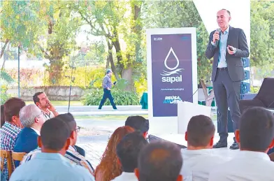  ?? Fotos: Gerardo García Cárdenas. ?? Francisco García León, titular de la CEAG, habló de la “Situación hídrica en Guanajuato, hacia un futuro con agua”./