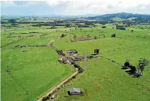  ?? PHOTO: CHRIS MCKEEN/STUFF ?? The pipeline that supplies the nations oil and fuel supplies from the Marsden Point refinery was breached on a farm near Ruakaka.