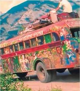  ?? ?? «Furthur» fue el autobús que recorrió EE UU de costa a costa en los años 60