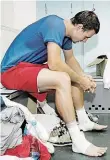  ??  ?? Tak bolí Davis Cup Tomáš Berdych po čtvrtfinál­e se Srbskem 2012.