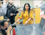  ?? REUTERS ?? ▪ A staff of the US Government Publishing Office unpacks new copies of President Donald Trump's Budget.