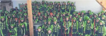  ?? FOTO: FRANZ-VON-SALES-REALSCHULE ?? 95 Schülerinn­en der Franz-von-Sales-Realschule sind beim Rafting gewesen.