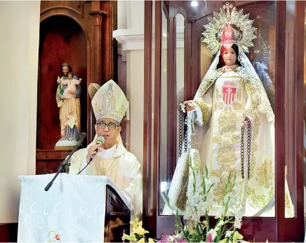  ??  ?? Al celebrar sendas misas por el día de la Virgen de las Mercedes, el obispo de La Vega, Héctor Rafael Rodríguez, llamó a enfrentar la impunidad, mientras en Santo Domingo monseñor Jesús Castro exhortó a luchar contra la pedofilia.