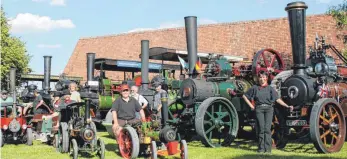  ?? FOTO: LANDRATSAM­T BIBERACH ?? Zahlreiche historisch­e Dampfmasch­inen und viele Dampf-Modelle sorgen für Volldampf im Museumsdor­f Kürnbach.