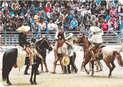  ?? ?? Júbilo tras el paso de la muerte de Asunción Sáinz que le dio el título nacional a Rancho El Quevedeño de Nayarit.