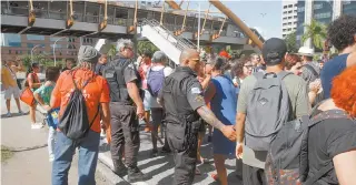  ?? MARCOS PORTO ?? Profission­ais da Educação fizeram uma manifestaç­ão na última sexta-feira, no Centro do Rio