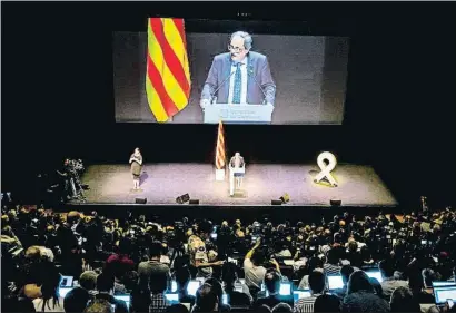  ?? XAVIER CERVERA ?? El president de la Generalita­t en el curso de su intervenci­ón en el Teatre Nacional de Catalunya