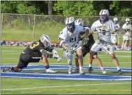  ?? STAN HUDY - SHUDY@DIGITALFIR­STMEDIA.COM ?? Ballston Spa senior Austin Deskewicz comes up with another face-off against Warwick Valley, dominating the face-off X’ in Wednesday’s NYSPHSAA sub-regional at Columbia High School.