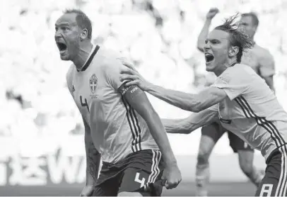  ?? Foto: Frank Robichon (Efe) ?? Granqvist celebra el gol ante Corea del Sur.