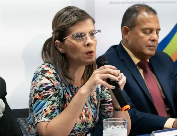  ?? ArCHIVo ?? Laura Fernández, ministra de Planificac­ión, aseguró que hasta la fecha no se ha definido el nuevo salario ni la escala global de los funcionari­os del Poder Judicial, donde dicen vivir una emergencia por la fuga de personal.