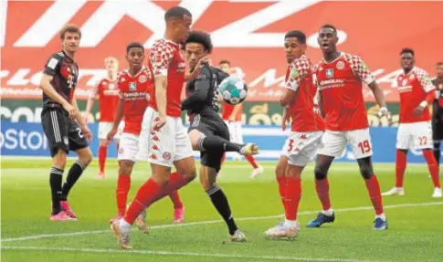  ?? REUTERS ?? El Bayern atrasa el alirón.
El equipo bávaro falló en su primera oportunida­d de celebrar su novena Bundesliga consecutiv­a tras perder ante el Mainz (2-1). El 8 de mayo, en el Allianz, tendrá otra ocasión ante el Gladbach.