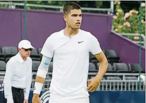  ?? FOTO: TWITTER ?? El tenista murciano lució un vendaje en el codo derecho