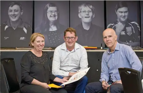  ?? Photo: Kevin Farmer ?? MORE EDUCATION: Organisers of the Changing Lives, Changing Communitie­s forum (from left) Michelle Moss from QDN, Josh Marshall and Mark Henley from QCOSS at the City Golf Club.