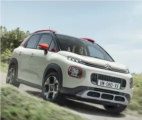  ??  ?? La Citroën C3 Aircross: i 17,5 cm di «luce a terra» consentono di affrontare anche gli sterrati