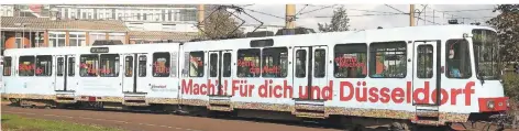  ?? FOTO: STADT DÜSSELDORF ?? Die Rheinbahn schickt eine Bahn mit den Motiven der Kampagne auf die Schiene.