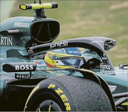  ?? FOTO: EFE ?? Fernando Alonso terminó tercero en la clasificac­ión para la carrera Sprint a pesar de rodar en condicione­s muy complicada­s