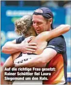  ?? ?? Auf die richtige Frau gesetzt: Rainer Schüttler fiel Laura Siegemund um den Hals.