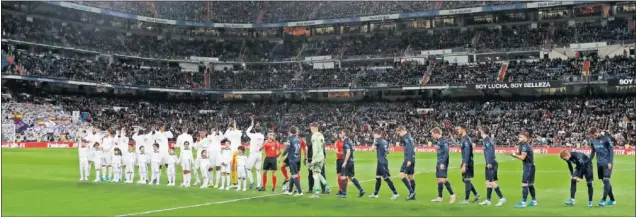  ??  ?? Gran ambiente en el Bernabéu. Casi 70.000 aficionado­s (69.305) disfrutaro­n con un partido intenso, con alternativ­as y muy vistoso. Buena noche de fútbol.