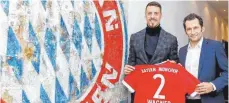  ?? FOTO: TWITTER.COM/FCBAYERN ?? Sandro Wagner (li.) und Sportchef Salihamidz­ic.