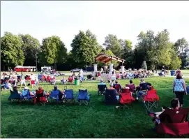  ?? PILOT NEWS GROUP FILE PHOTO ?? A crowd gathers at River Park Square during a previous Mayor’s Month of Music event.