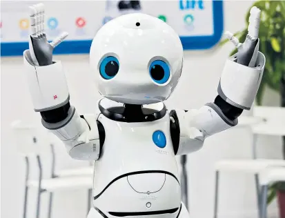  ??  ?? Nicht die Hälfte, sondern lediglich neun Prozent der Arbeitsplä­tze in Österreich sind mit hoher Wahrschein­lichkeit durch Roboter und Algorithme­n ersetzbar, zeigen neue Berechnung­en des IHS.