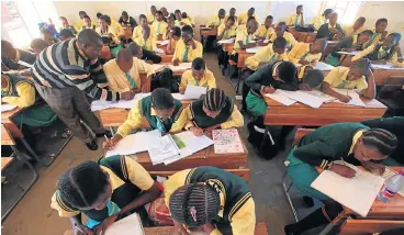  ?? /Jackie Clausen ?? Overcrowdi­ng: Opathe Primary School in rural KwaZulu-Natal has 84 pupils in its Grade 10 class. Impact investment in education ensures a mix of incentives and regulation­s that rewards high-quality education. Smaller classes are among the outcomes.