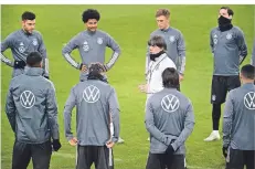  ?? FOTOS: DPA (5), IMAGO (3) ?? Training in Düsseldorf vor dem EM-Qualifikat­ionsspiel gegen Weißrussla­nd im November 2019 in Mönchengla­dbach.
