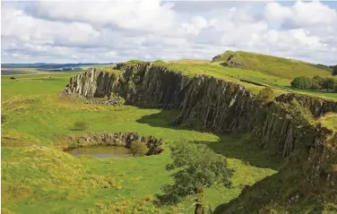  ??  ?? ABOVE Follow Hadrian’s Wall along the jutting black dolerite cliffs of the Great Whin Sill BELOW LEFT AND RIGHT Built using local materials, such as whin stone, the discovery centre’s design mirrors the landscape