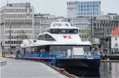  ?? JARLE AASLAND ?? Nå ligger «Rygerdronn­ingen» til kai i Vågen i Stavanger. Båten kostet Rødne 75 millioner kroner og er den dyreste investerin­gen selskapet har tatt til nå.
