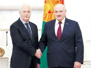  ?? ?? Чрезвычайн­ый и Полномочны­й Посол России в Беларуси Борис Грызлов и Президент Беларуси Александр Лукашенко.