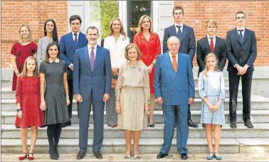  ?? CASA REAL ESPAÑOLA ?? JUNTOS. Los 80 años de Sofía lograron, como no sucedía hacía tiempo, reunir a toda la familia real.