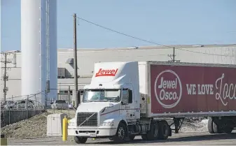  ?? PAT NABONG/SUN-TIMES ?? Teamsters Local 710 represents 850 warehouse workers and delivery drivers for Jewel Osco. The union’s contract expires Saturday night.