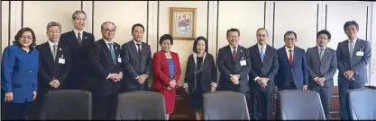  ??  ?? RCBC PARTNERS WITH 2 JAPANESE BANKS: Present during the partnershi­p signing are (from left) Board of Investment­s director Angelica Cayas, Resona Bank general manager Toshiharu Kamijo, Kansai Urban Banking general manager Masahiro Wakata, Resona...