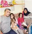  ??  ?? Shamel Shebli, 40 Jahre alt, Tochter Khawla Shebli, sieben, Tochter Safa She bli, vier, und Mutter Kawthar Issa, 43.