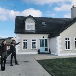  ??  ?? Dyann Kilawee and Gary Cawley with the home in Enniscrone.