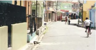  ?? GLAUCO MOQUETE/LISTÍN DIARIO ?? El programa para fortalecer la seguridad ciudadana no ha iniciado en los barrios Gualey, Guachupita, Los Tres Brazos, Sabana Perdida, Los Girasoles, 30 de Mayo, Mata Hambre, El Manguito y otros cinco.