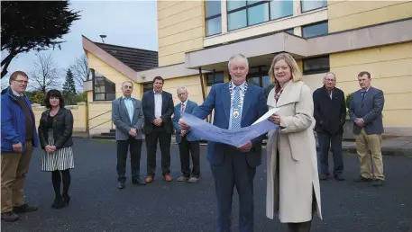  ?? Photos by Valerie O’Sullivan ?? ABOVE and below: Former Cathaoirle­ach of the Killarney Municipal District, Cllr Brendan Cronin with Killarney Municipal District Manager, Angela McAllen, and from left, John Purcell, Senior Executive Engineer, Kerry County Council, Niamh O’Sullivan,...