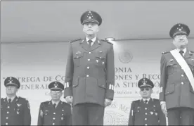  ??  ?? Salvador Cienfuegos encabezó la ceremonia de retiro de 15 generales, en el Campo Militar número Uno de la Ciudad de México ■ Foto María Luisa Severiano