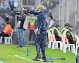  ?? AP ?? ENTRENADOR. “Me alegra que los chicos mostraron su calidad”, dijo “Masche”.